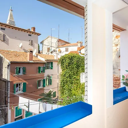 Rubini - Modern In The Heart Of Old Apartment *