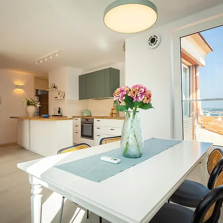 Rubini - Modern In The Heart Of Old Apartment Rovinj