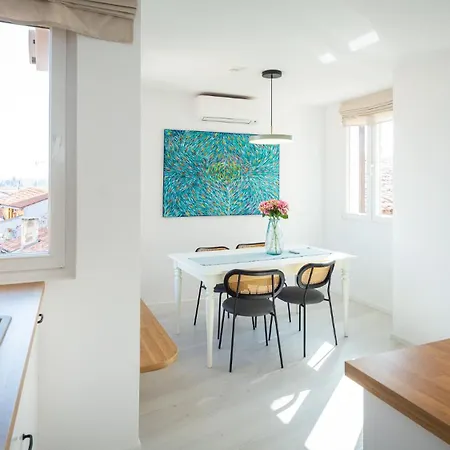 Rubini - Modern In The Heart Of Old Appartement